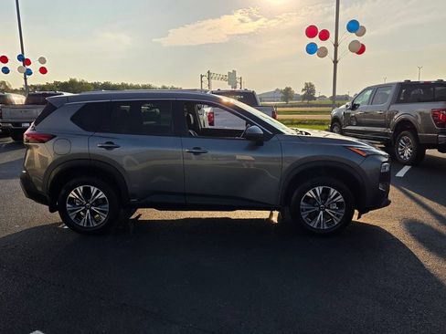 Used 2021 Nissan Rogue SV w/ Premium Package FWD image 13