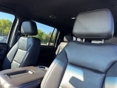 Used 2022 Chevrolet Suburban Z71 AWD/4WD image 26