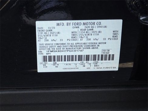 Used 2023 Ford Explorer XLT image 18