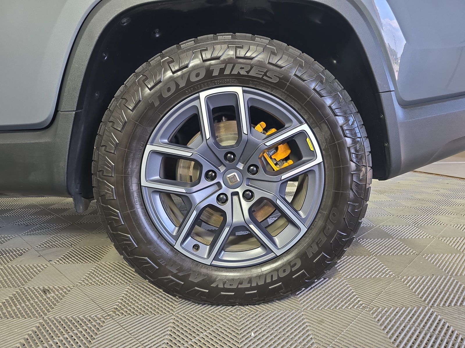 Used 2022 Rivian R1T Launch Edition AWD/4WD image 10