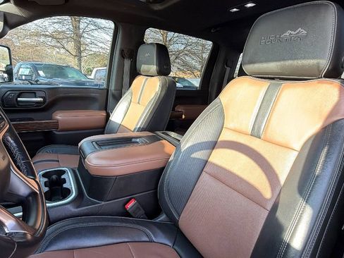 Used 2020 Chevrolet Silverado 3500 High Country w/ Z71 Off-Road Package image 14