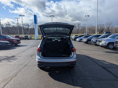 Used 2022 Volkswagen Tiguan SE image 13