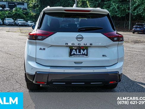 Used 2025 Nissan Rogue SL FWD image 10