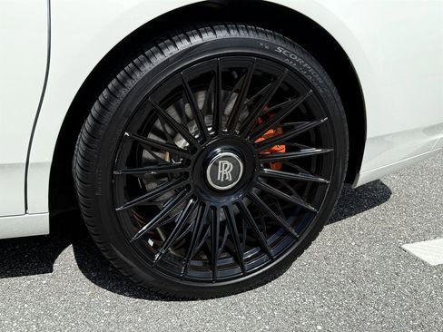 Used 2015 Rolls-Royce Ghost image 13