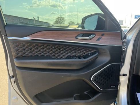 Used 2023 Jeep Grand Cherokee Summit w/ Adv Protech Group IV image 10