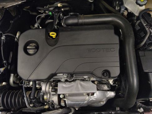 Used 2023 Chevrolet Malibu LT FWD image 30