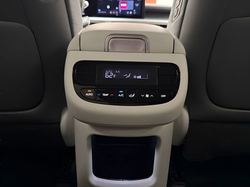 Used 2026 Hyundai Ioniq 9 SE image 29