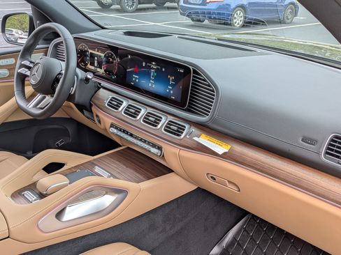 New 2026 Mercedes-Benz GLS 450 4MATIC image 36