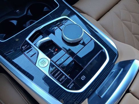 Used 2026 BMW X5 sDrive40i w/ M Sport Package image 26