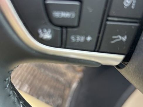 Used 2023 Toyota Highlander XLE image 13