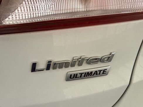 Used 2018 Hyundai Santa Fe Limited FWD image 13