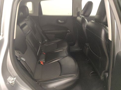 Used 2019 Jeep Compass Latitude w/ Cold Weather Group AWD/4WD image 19