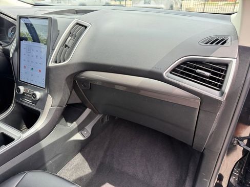 Used 2014 Ford Edge Limited w/ Equipment Group 302A AWD/4WD image 16
