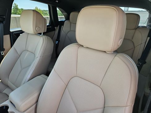 Certified 2026 Porsche Macan S AWD/4WD image 6