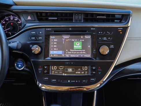 Used 2016 Toyota Avalon Limited image 32