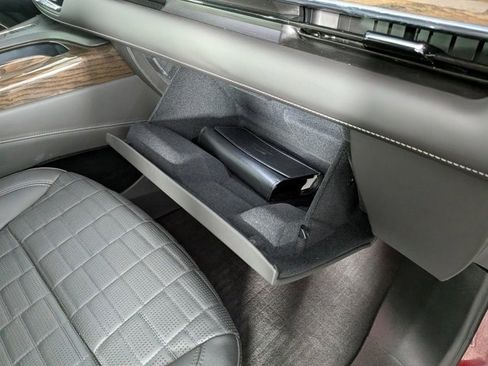 Certified 2024 Cadillac Escalade ESV Sport Platinum w/ LPO, ONYX Package image 37