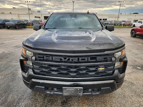 Used 2022 Chevrolet Silverado 1500 Custom image 2