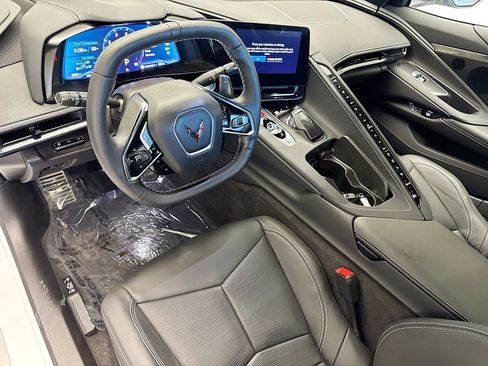 Used 2024 Chevrolet Corvette Stingray Preferred Conv w/ Z51 Performance Package RWD image 7