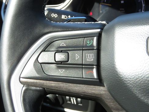 Used 2022 Jeep Grand Cherokee L Limited image 24