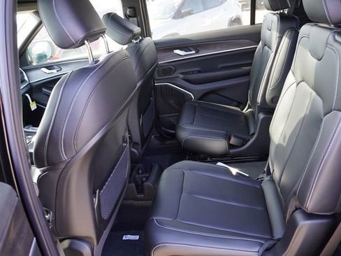 New 2026 Jeep Grand Cherokee L Limited image 11