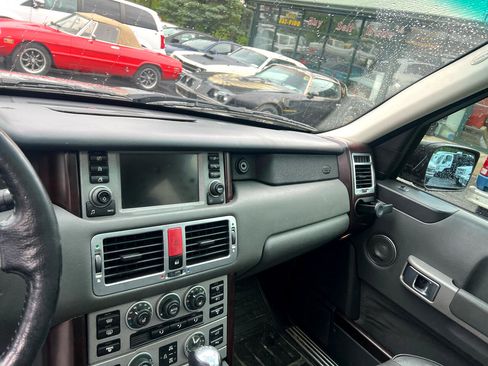 Used 2005 Land Rover Range Rover HSE image 10