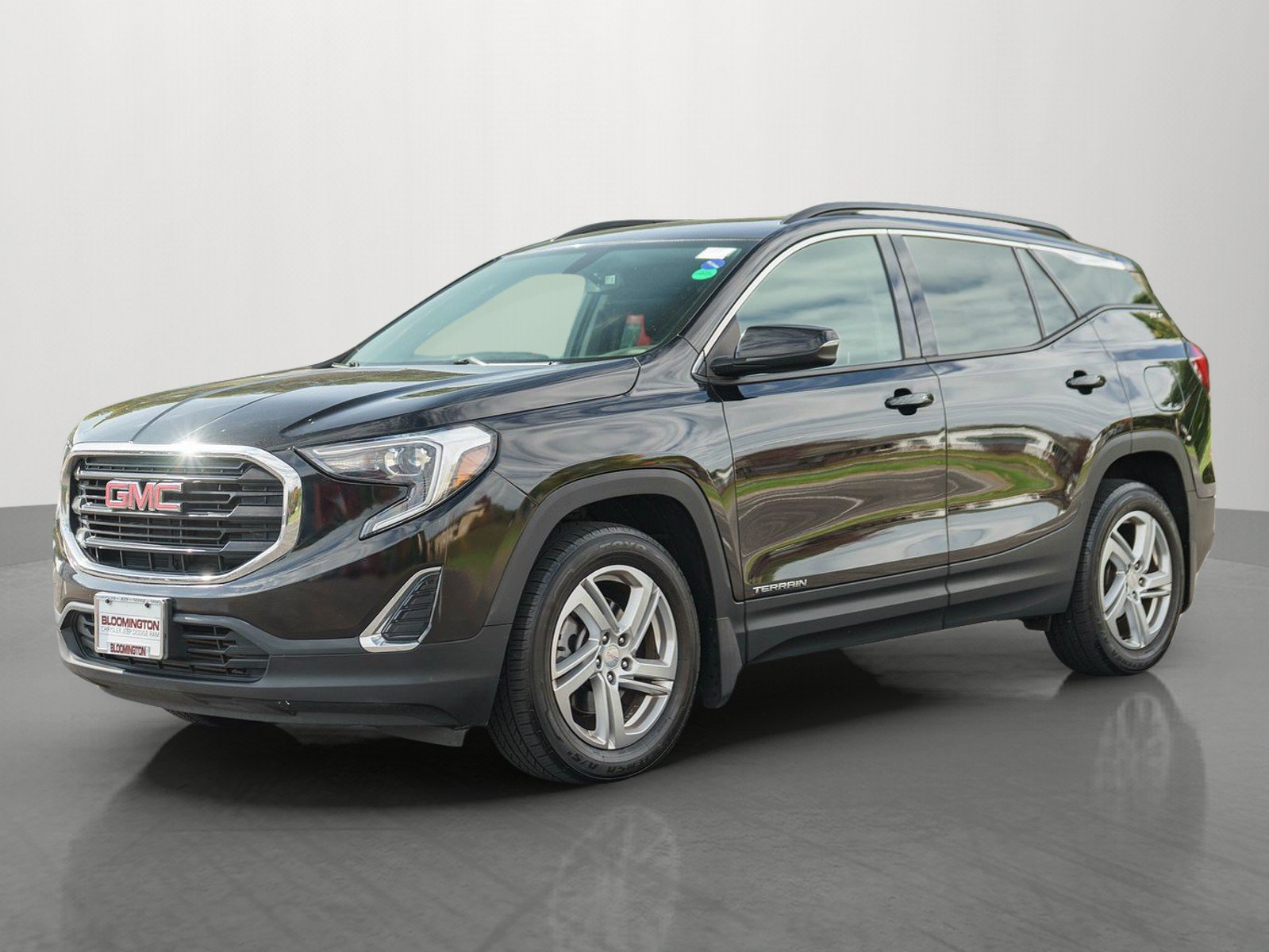 Used 2019 GMC Terrain SLE w/ Driver Convenience Package AWD/4WD image 3