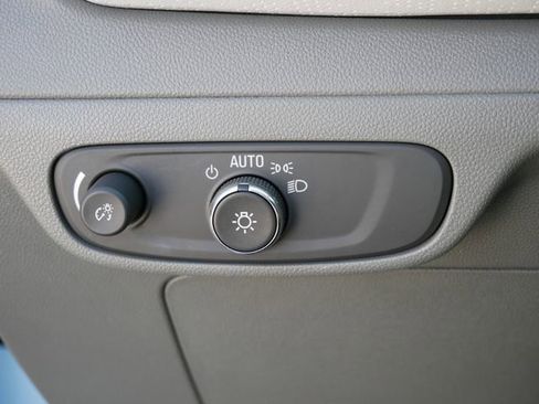 Used 2023 Chevrolet Bolt EUV Premier image 18