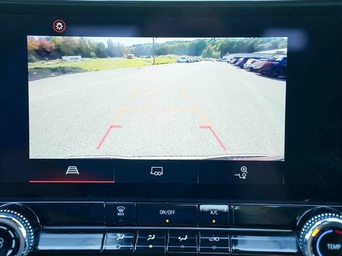 Used 2024 GMC Canyon Elevation image 35