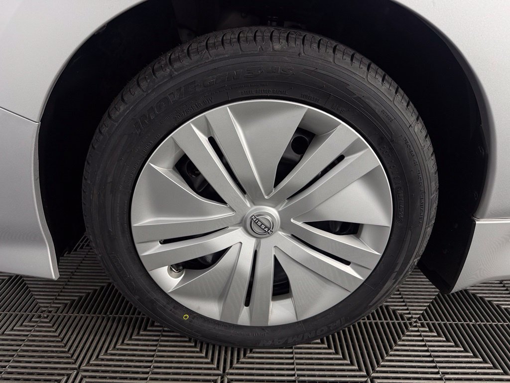 Used 2025 Nissan Leaf S FWD image 11