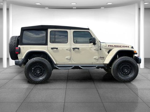 Used 2022 Jeep Wrangler Unlimited Rubicon w/ Xtreme Recon 35" Tire Package AWD/4WD image 8