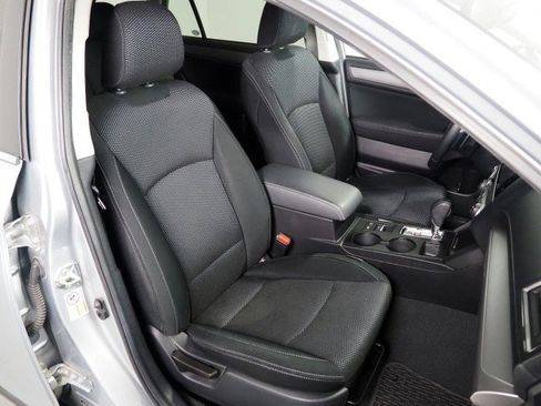 Used 2016 Subaru Outback 2.5i Premium image 2