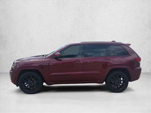 Used 2020 Jeep Grand Cherokee Altitude AWD/4WD image 9