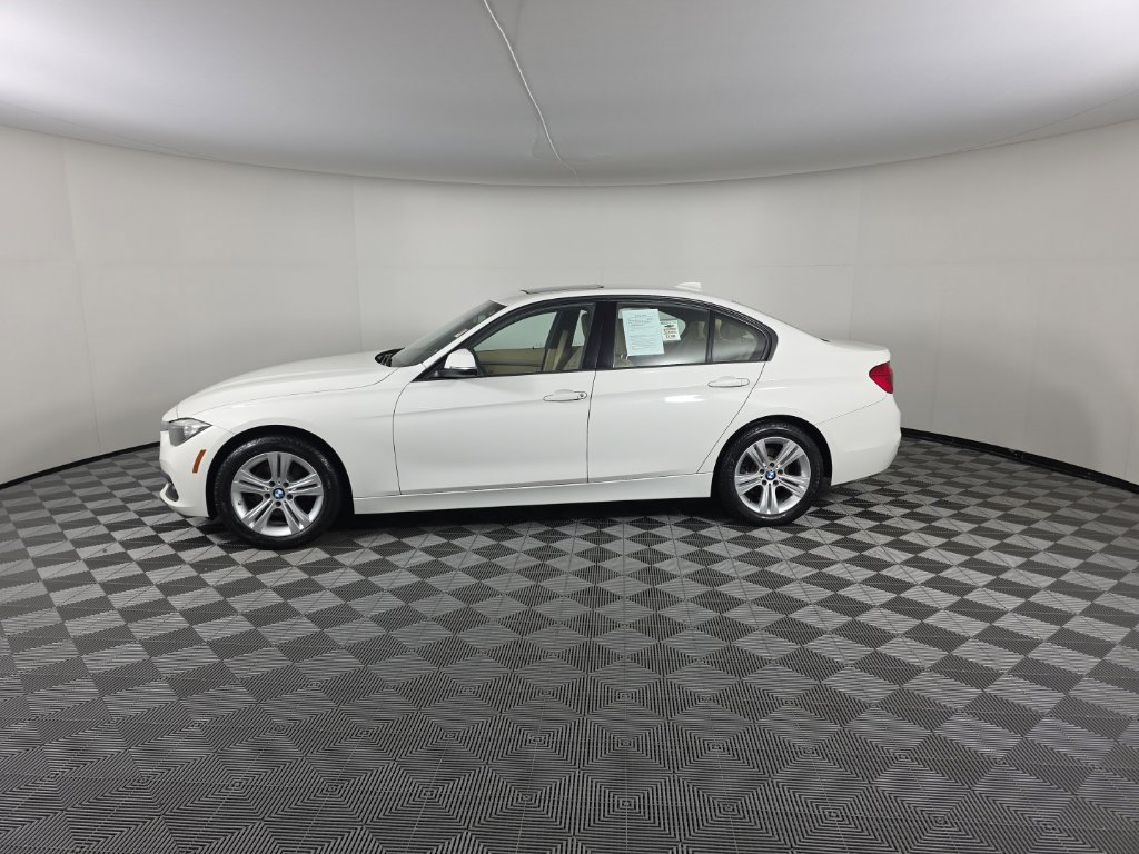 Used 2016 BMW 328i xDrive Sedan AWD/4WD image 2
