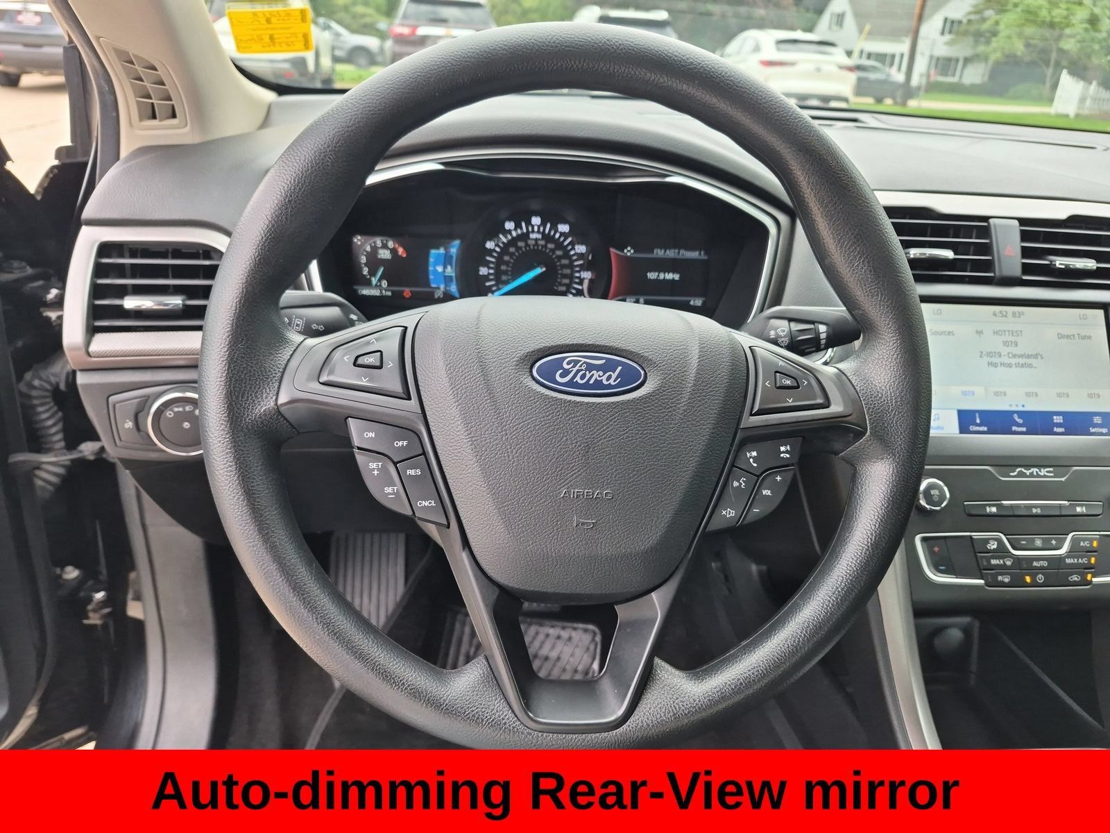 Used 2020 Ford Fusion SE FWD image 17