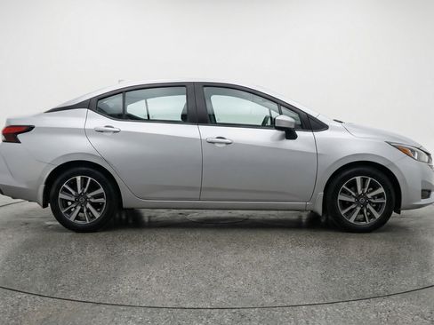 Used 2025 Nissan Versa SV image 11
