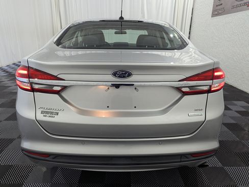 Used 2017 Ford Fusion SE w/ Fusion SE Technology Package FWD image 8