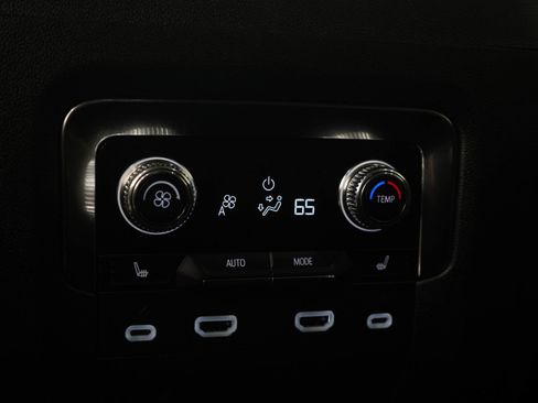 Used 2024 GMC Yukon Denali Ultimate AWD/4WD image 18