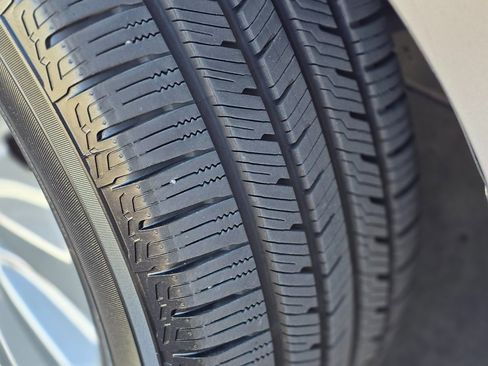 Used 2017 Toyota Sienna Limited Premium image 24