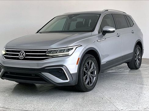 Used 2022 Volkswagen Tiguan SE image 42