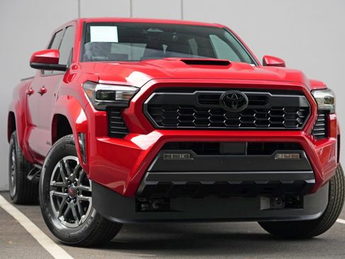 Used 2026 Toyota Tacoma TRD Sport RWD image 4