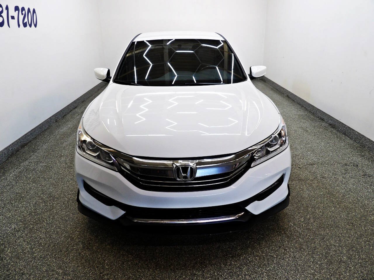 Used 2017 Honda Accord Sport image 2