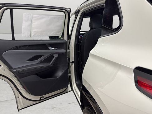 New 2026 Volkswagen Tiguan SE R-Line image 29