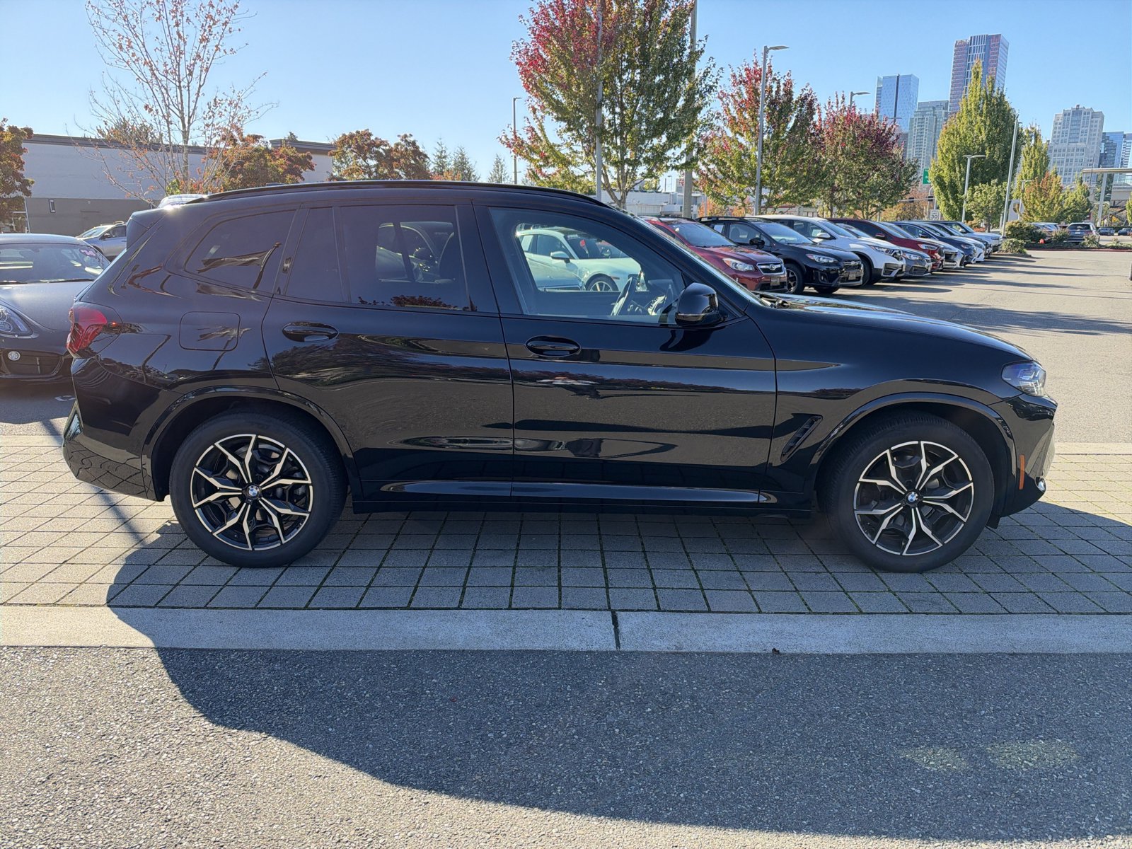 Used 2023 BMW X3 xDrive30i w/ M Sport Package AWD/4WD image 4
