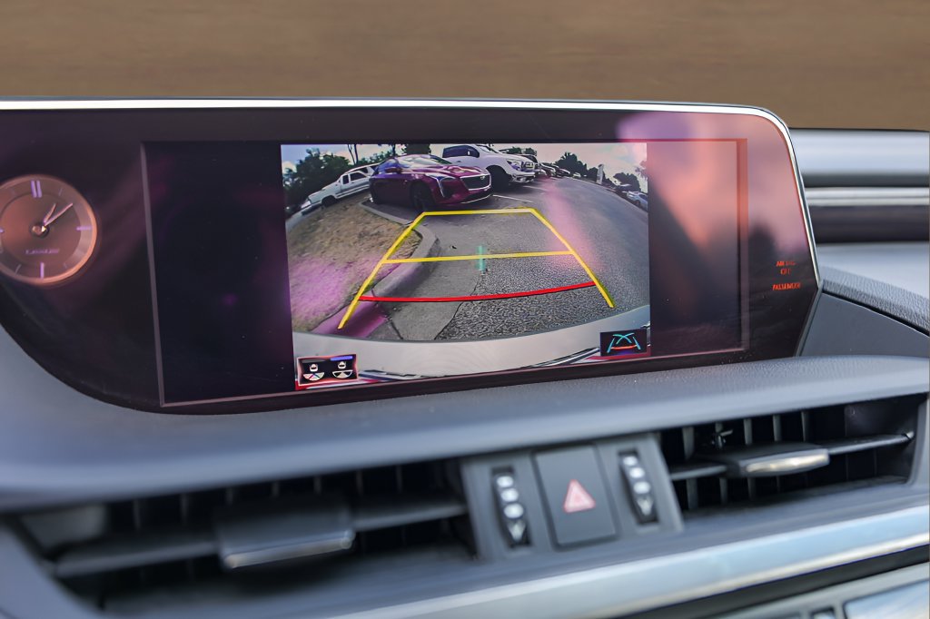 Used 2019 Lexus ES 350 w/ Premium Package FWD image 16