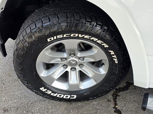 Used 2022 RAM 1500 Laramie AWD/4WD image 37