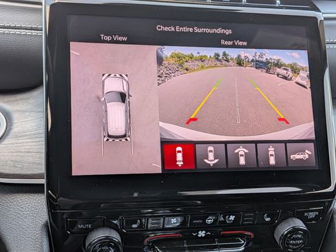 New 2025 Jeep Grand Cherokee L Limited w/ Luxury Tech Group II image 19