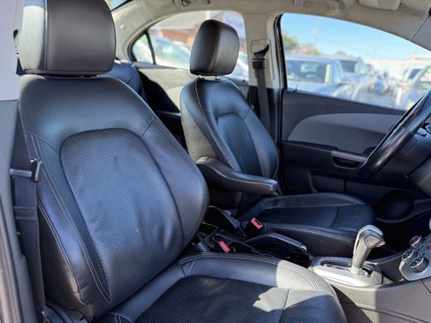 Used 2020 Chevrolet Sonic Premier image 25