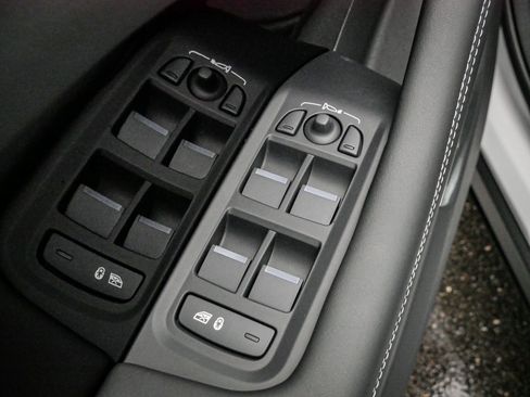 Used 2024 Jaguar I-PACE R-Dynamic HSE image 15