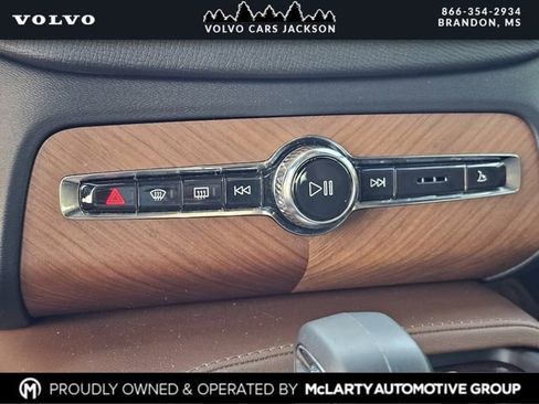 Used 2023 Volvo XC90 B6 Plus w/ Protection Package Premier image 21