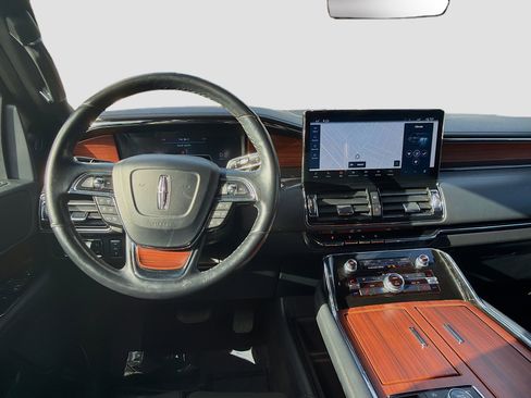 Used 2023 Lincoln Navigator Reserve image 21